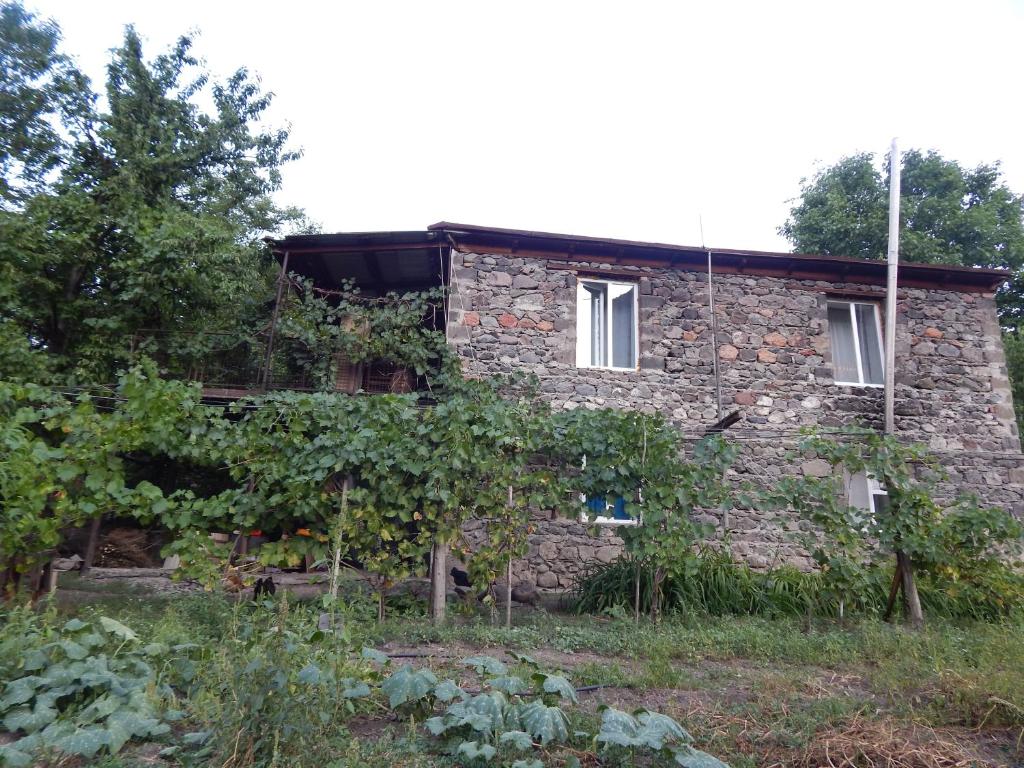 Nato Gesthouse in Uraveli room 3